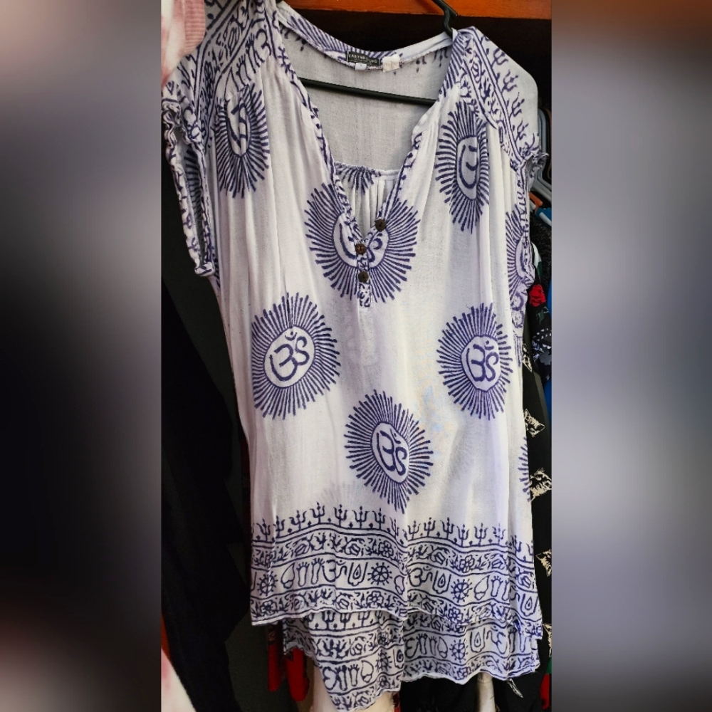 Earthbound Large White & Blue Pattern Tunic